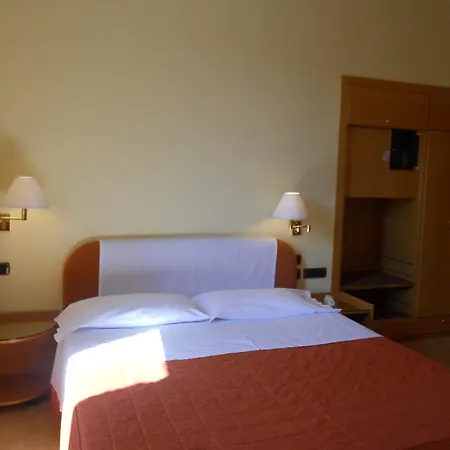 Italia 3*