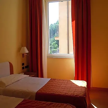 Hotel Italia 3*